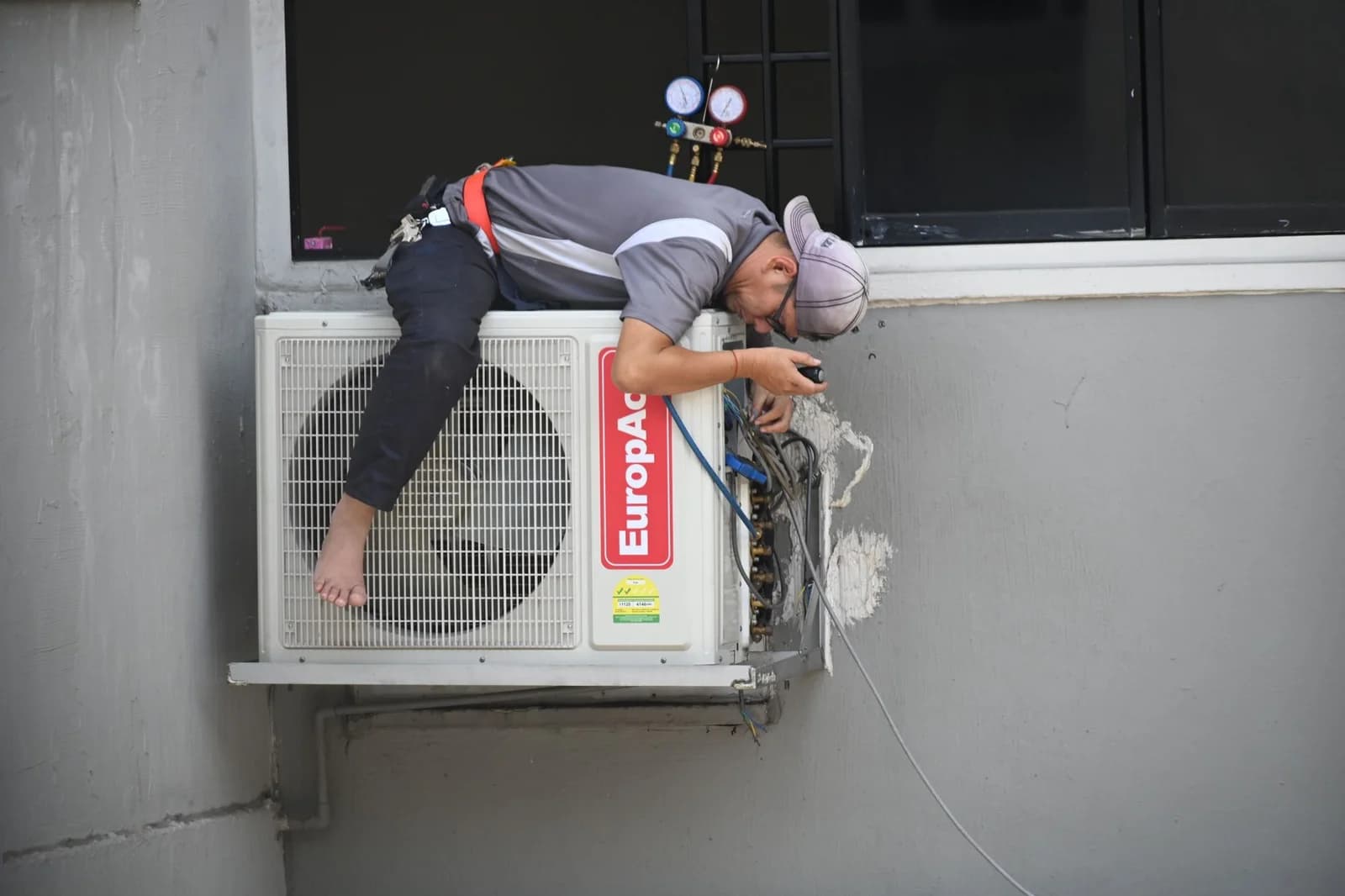 Warm Air From One Zone While Another Runs Cold: Diagnosing Brentwood Hillside AC Systems